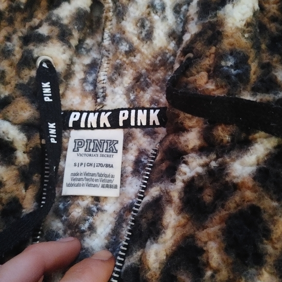 PINK cheetah pullover - Picture 2 of 2